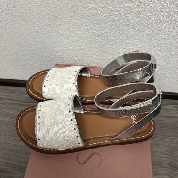 Franco Sarto Rosa Flat Sandal - Picture 5 of 8